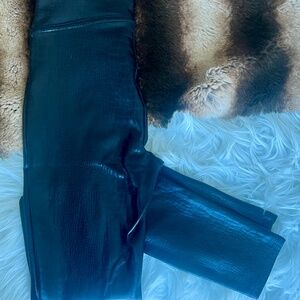 SPANX Faux Leather Dark Brown Snakeskin Leggings! Sz XS!